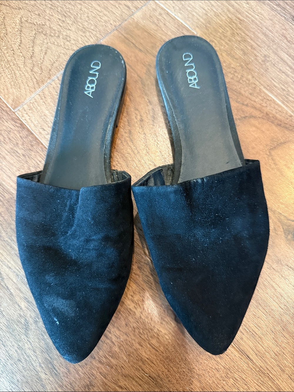 ABOUND Black Suede Pointed-Toe Slip-On Mules